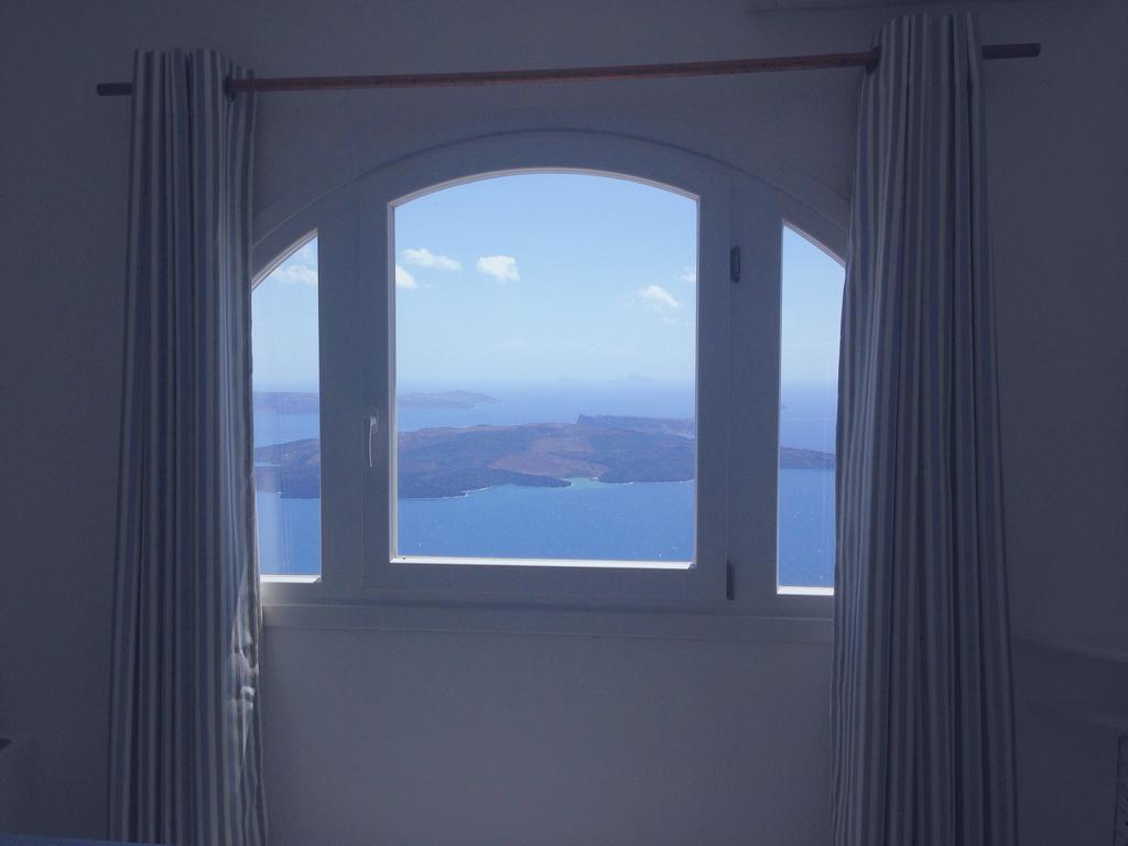 Altana Cliffside Villas Imerovígli Chambre photo